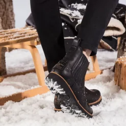 Brigitte Igloo Trav^Panama Jack Best