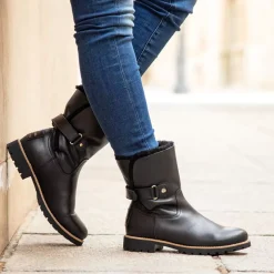 Felia Trav^Panama Jack Online