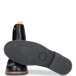 Gillian Igloo Trav^Panama Jack