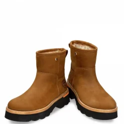 Laia^Panama Jack Online