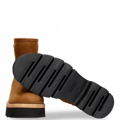 Laia^Panama Jack Online