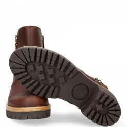 Pauline^Panama Jack Sale