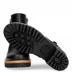 Pauline Igloo Trav^Panama Jack