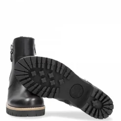 Pauline Trav^Panama Jack Hot