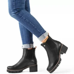 Pia Igloo Travelling^Panama Jack Hot