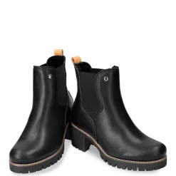 Pia Igloo Travelling^Panama Jack Hot