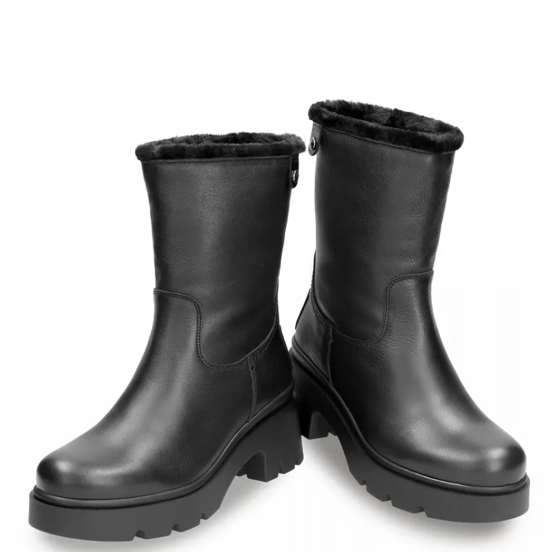 Priya^Panama Jack Online